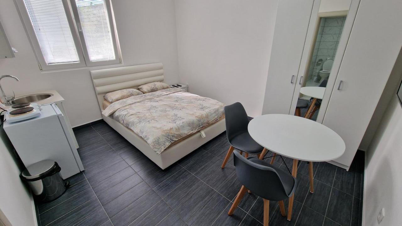 Appartement Apartman Tolosi 2 à Podgorica Extérieur photo